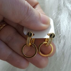 Woman fashion earings